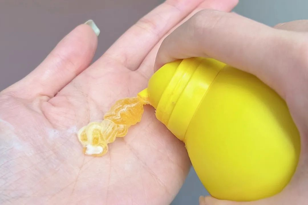 ​Shower gel can automatically foam, easy to use and fun!